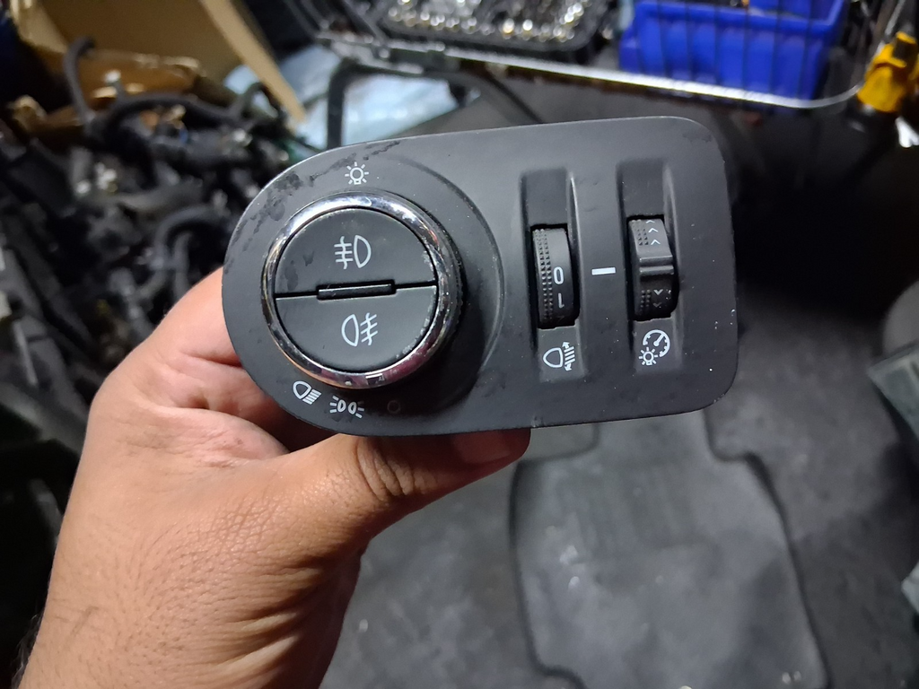 2018 VAUXHALL ZAFIRA C HEADLIGHT ADJUSTER CONTROL SWITCH 39049505