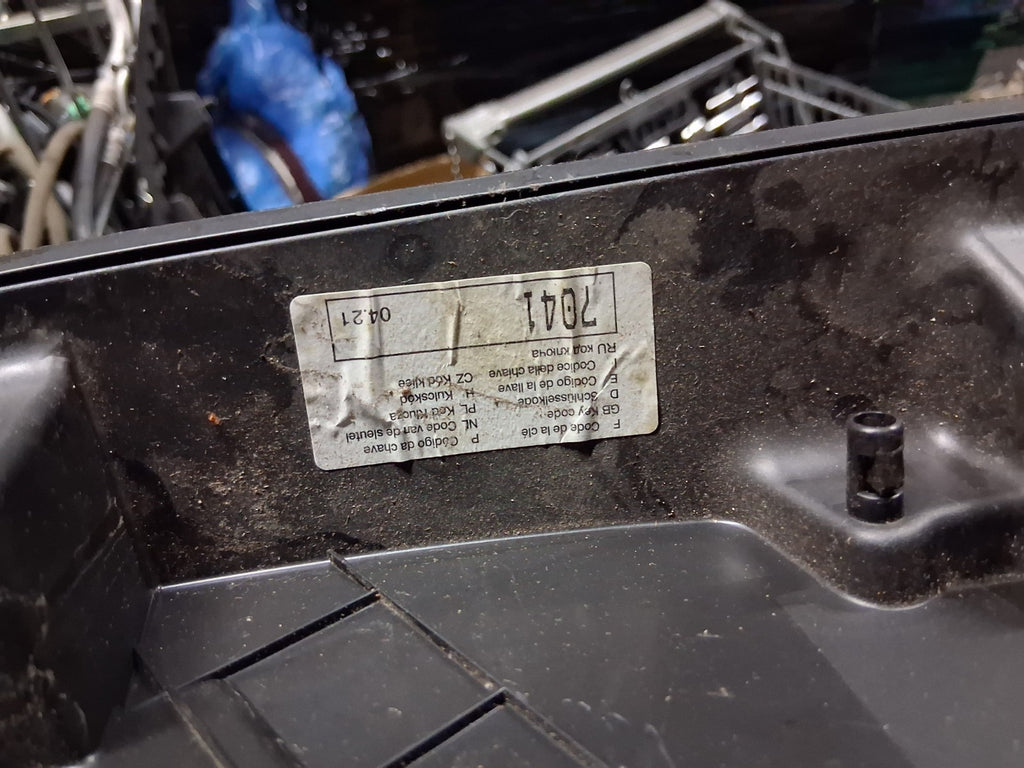 2022 SUZUKI VITARA MK4 GLOVE BOX FRONT STORAGE COMPARTMENT 7341054P005PK