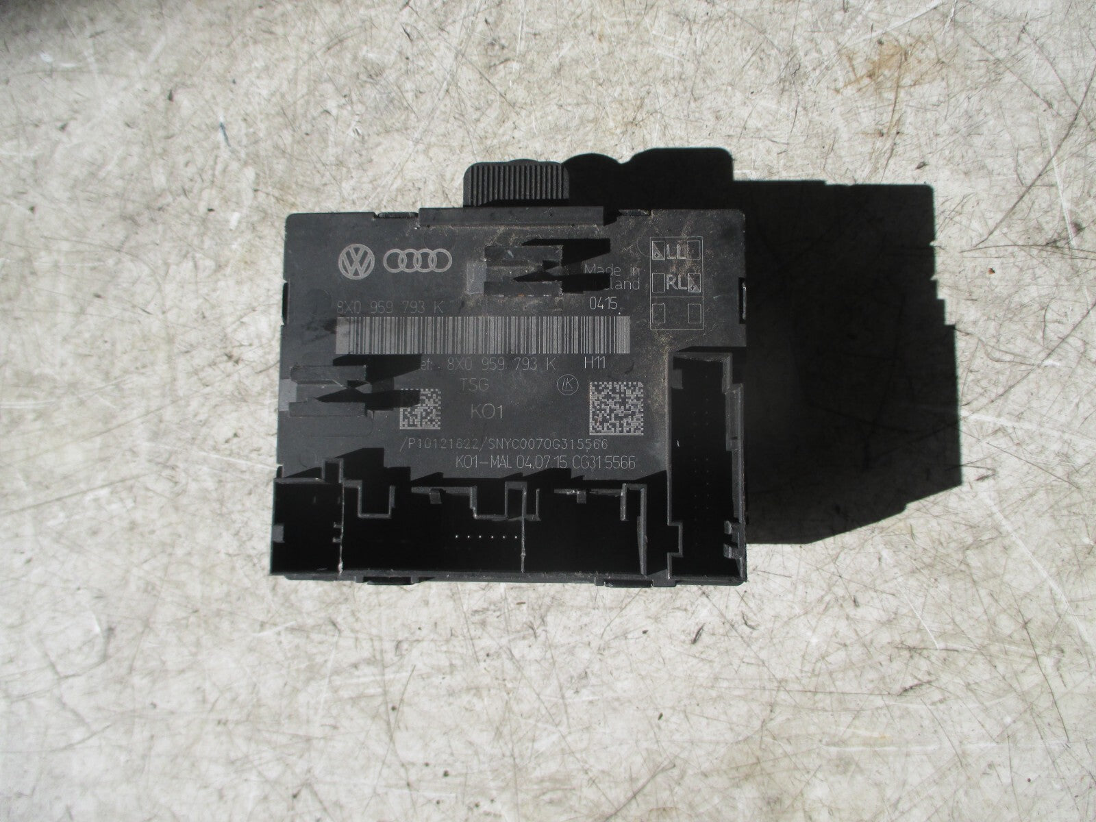 AUDI A1 8X 2015 NSR PASSENGER SIDE REAR CONTROL MODULE 8X0959793K