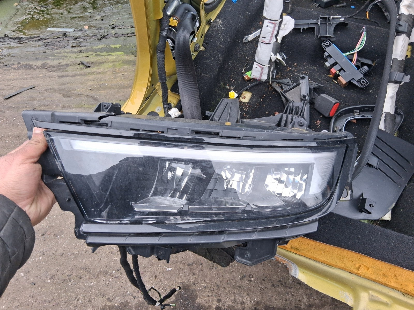 2023 VAUXHALL ASTRA L ESTATE NSF PASSENGER SIDE HEADLIGHT DAMAGED 9851881480