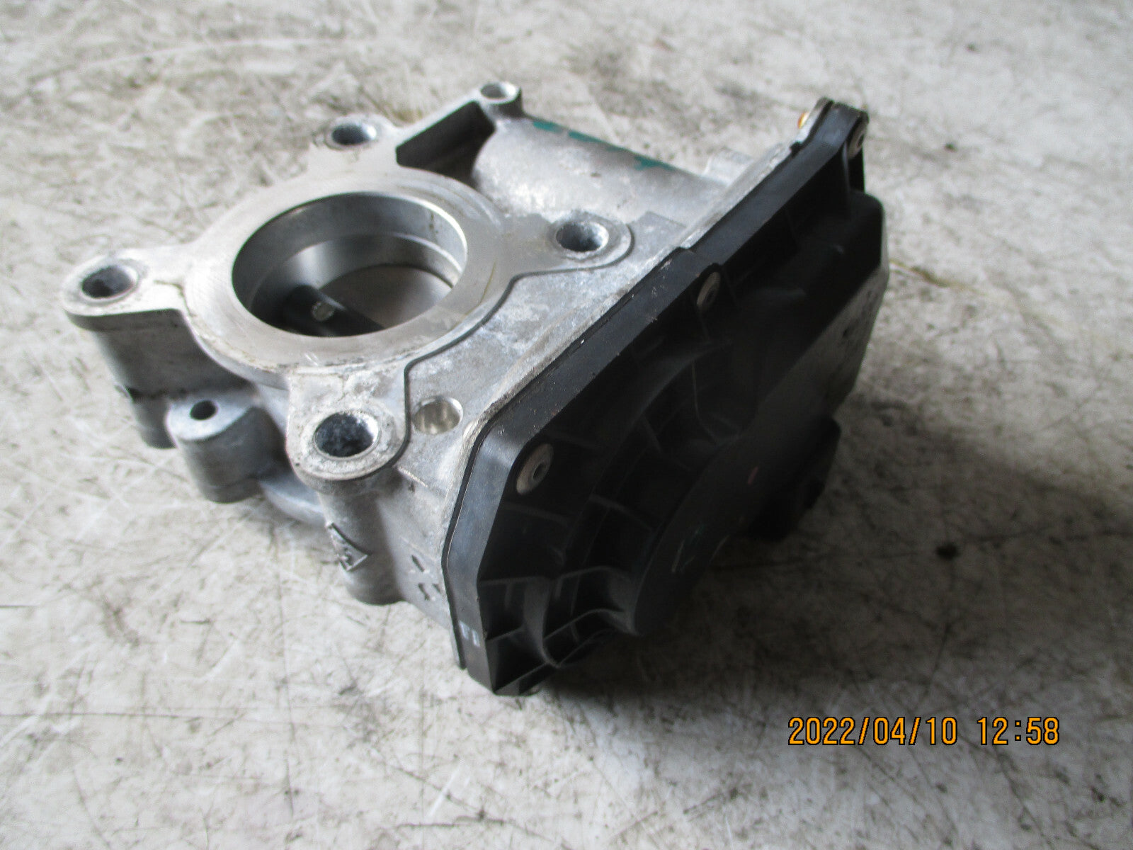 DACIA SANDERO 2017 0.9 PETROL THROTTLE BODY 8201171233