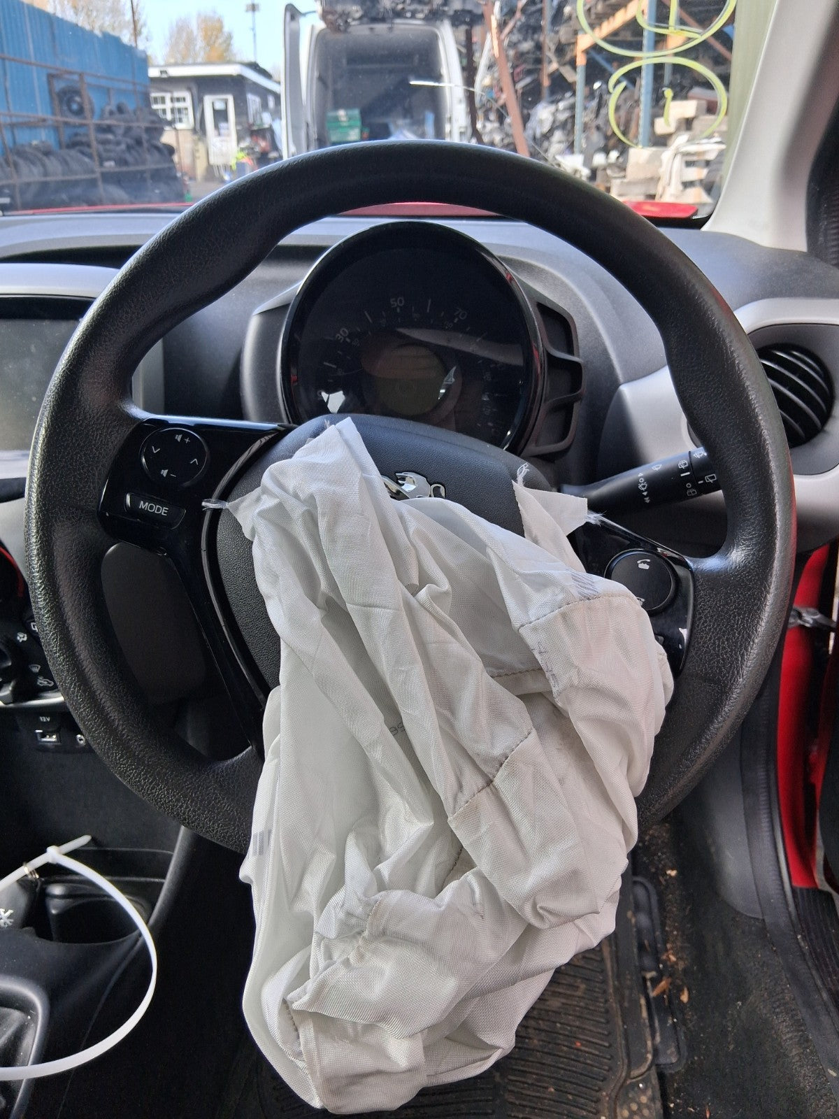 2016 PEUGEOT 108 MK2 MULTIFUNCTIONAL STEERING WHEEL BLACK