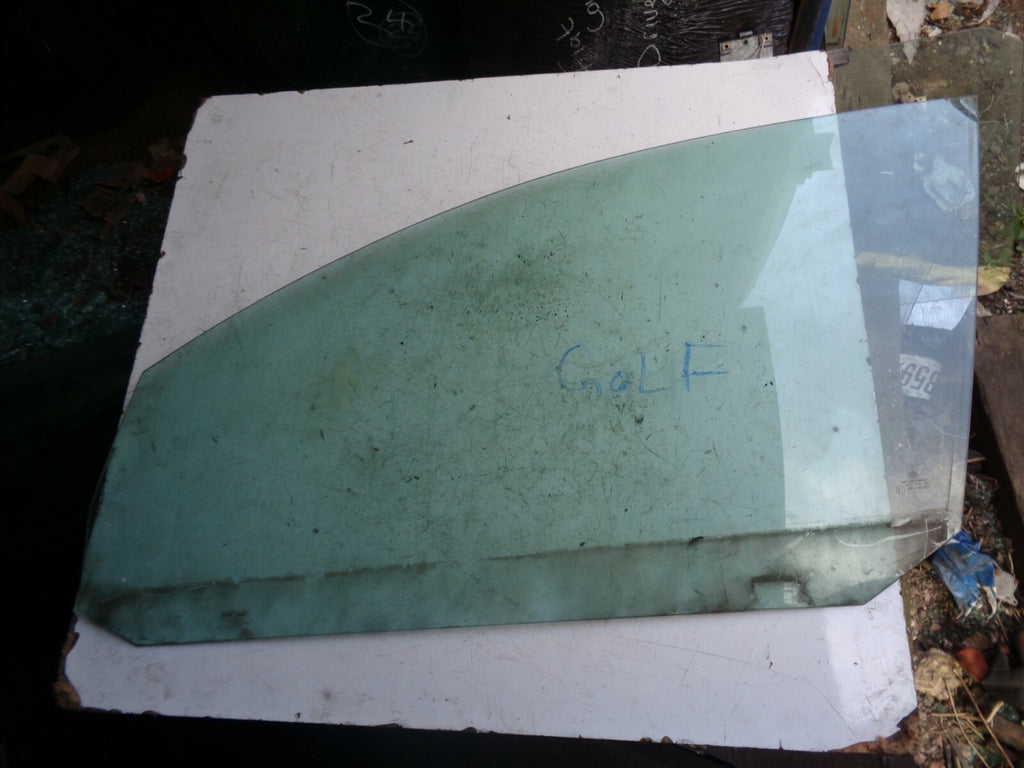 VOLKSWAGEN GOLF MK4 5 DOOR  NSF PASSENGER SIDE FRONT WINDOW GLASS