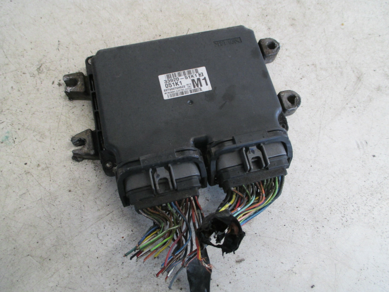 VAUXHALL AGILA  MK2 2010 1.2 PETROL ECU ENGINE CONTROL MODULE UNIT 3392051K13