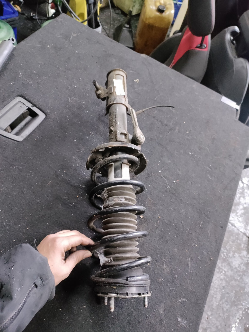 FORD KA+ 2018 1.2 PETROL NSF PASSENGER SIDE FRONT SHOCK ABSORBER  J7BC18K001KA