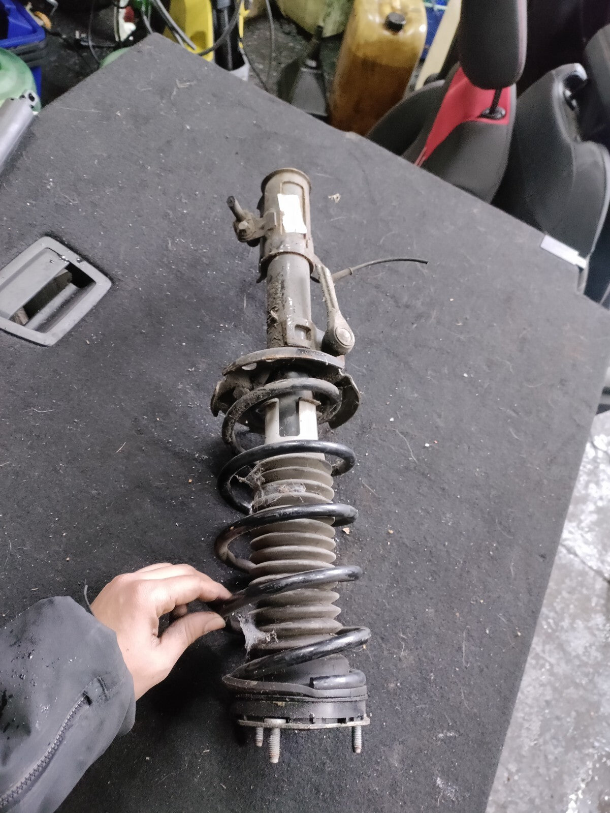 FORD KA+ 2018 1.2 PETROL NSF PASSENGER SIDE FRONT SHOCK ABSORBER  J7BC18K001KA