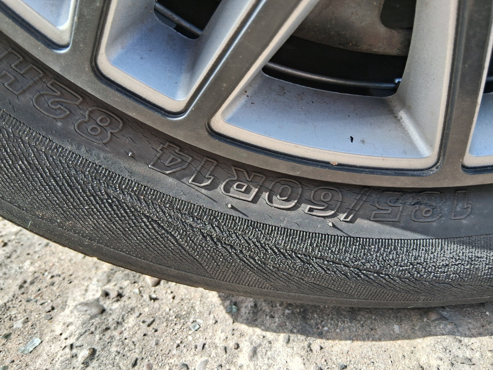 2011 VW VOLKSWAGEN FOX 3 DOOR 14 INCH ALLOY WHEEL WITH TYRE 185/60R14