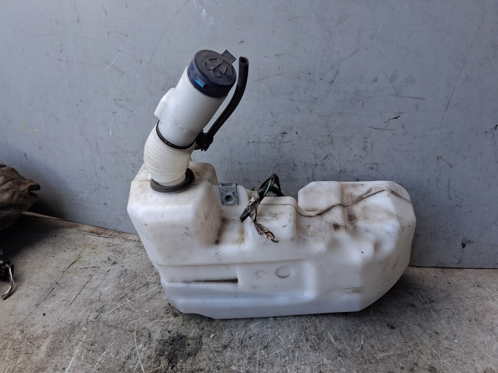 2021 PEUGEOT BOXER MK3 FRONT WINDSCREEN WASHER BOTTLE RESERVOIR