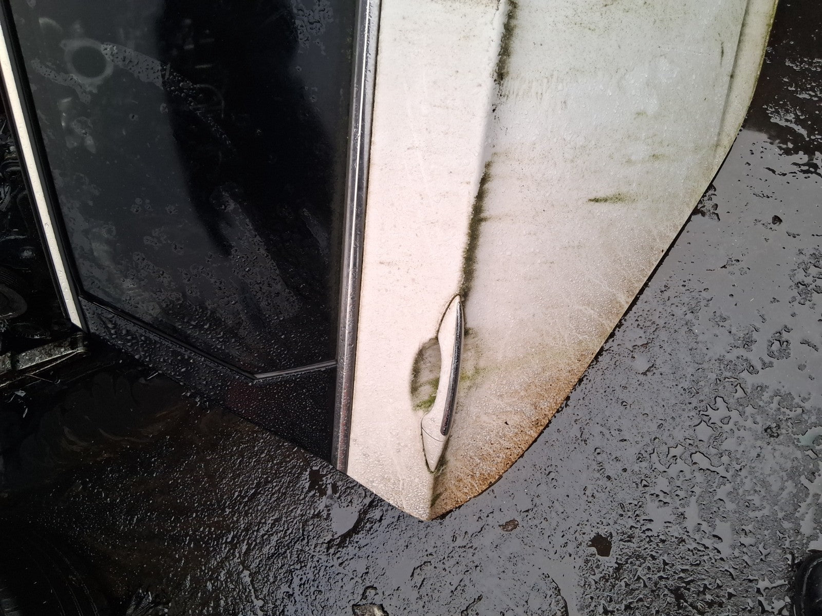 2013 HYUNDAI I40 OSR DRIVER SIDE REAR RIGHT COMPLETE DOOR WHITE