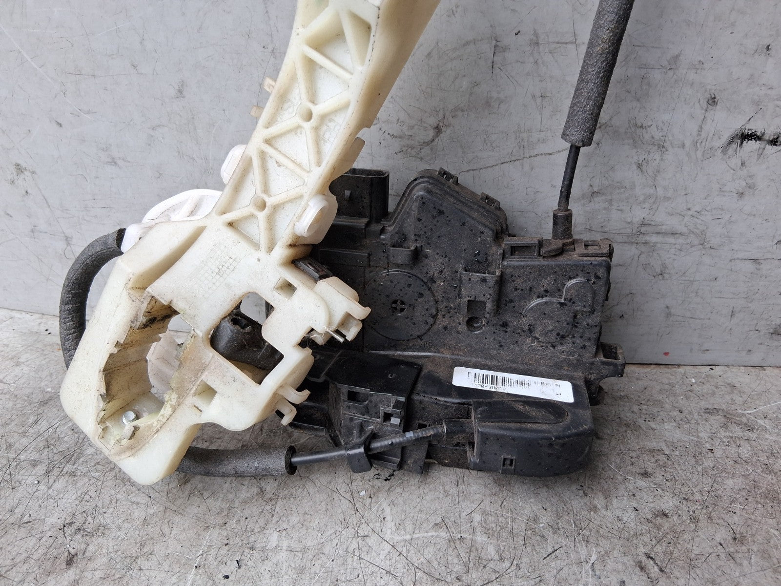 KIA SPORTAGE MK3 2012 NSF PASSENGER SIDE FRONT LEFT DOOR LOCK MECHANISM