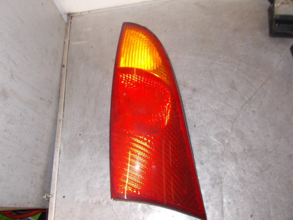 FORD FOCUS 2001 MK1 NSR PASSENGER SIDE REAR LIGHT TAIL LIGHT 1M5113405AC