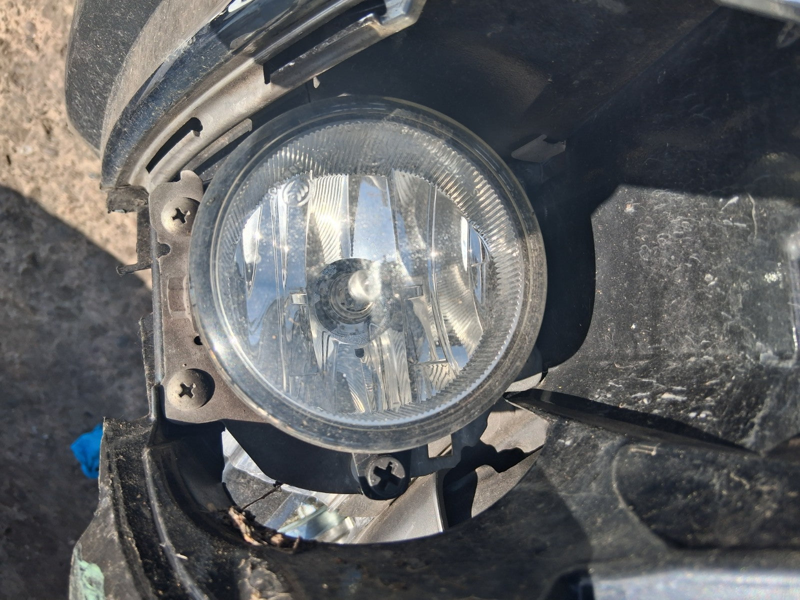 2018 MITSUBISHI OUTLANDER MK3 FACELIFT FRONT PASSENGER SIDE FOG LIGHT