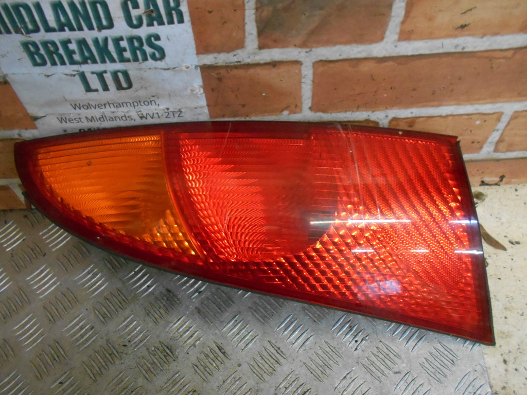 FORD FOCUS MK1 2000 OSR DRIVER SIDE REAR BRAKE LIGHT ASSEMBLY