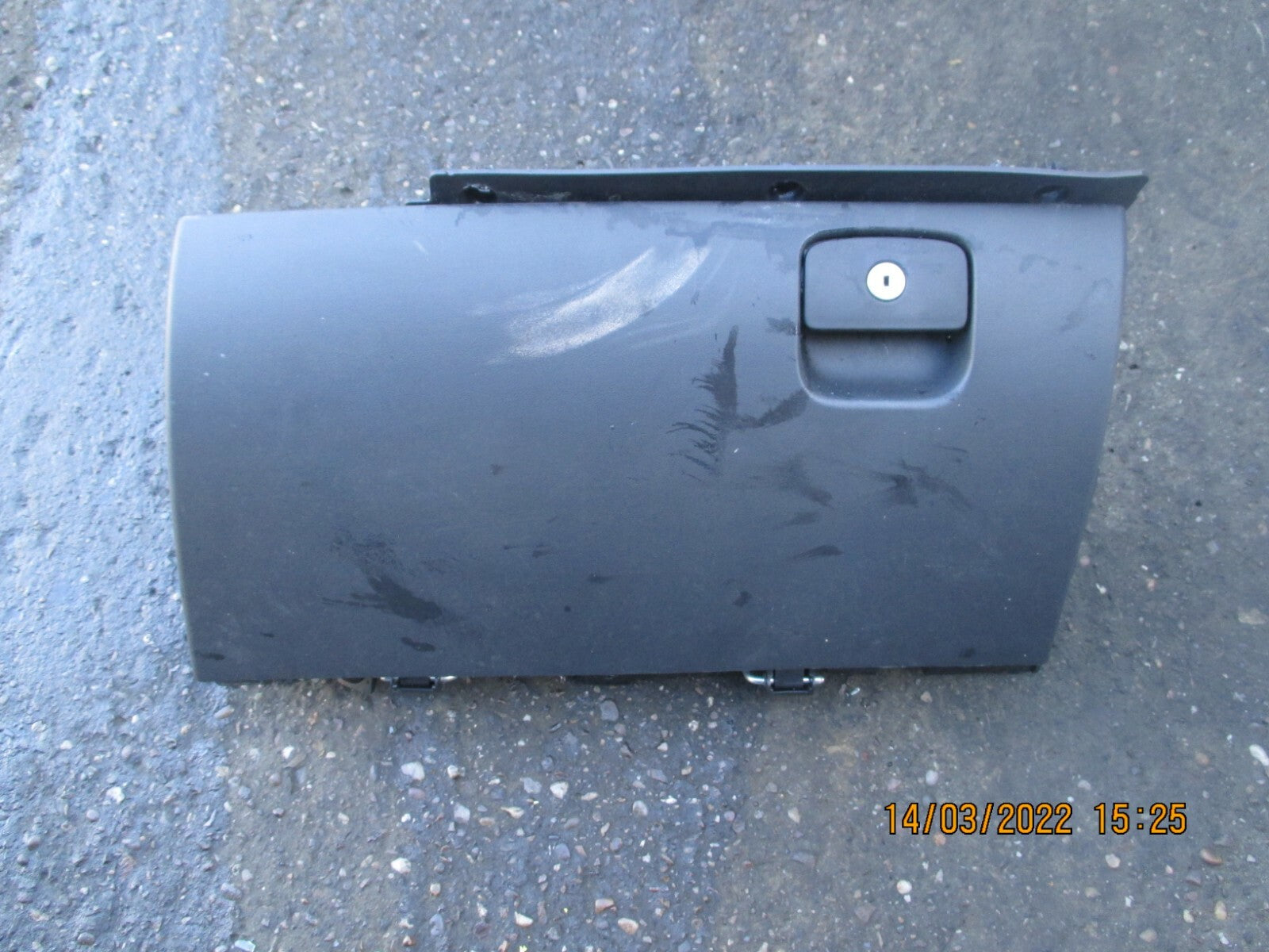 JAGUAR XE 2019 GLOVE BOX STORAGE COMPARTMENT GX73-060K63-BA