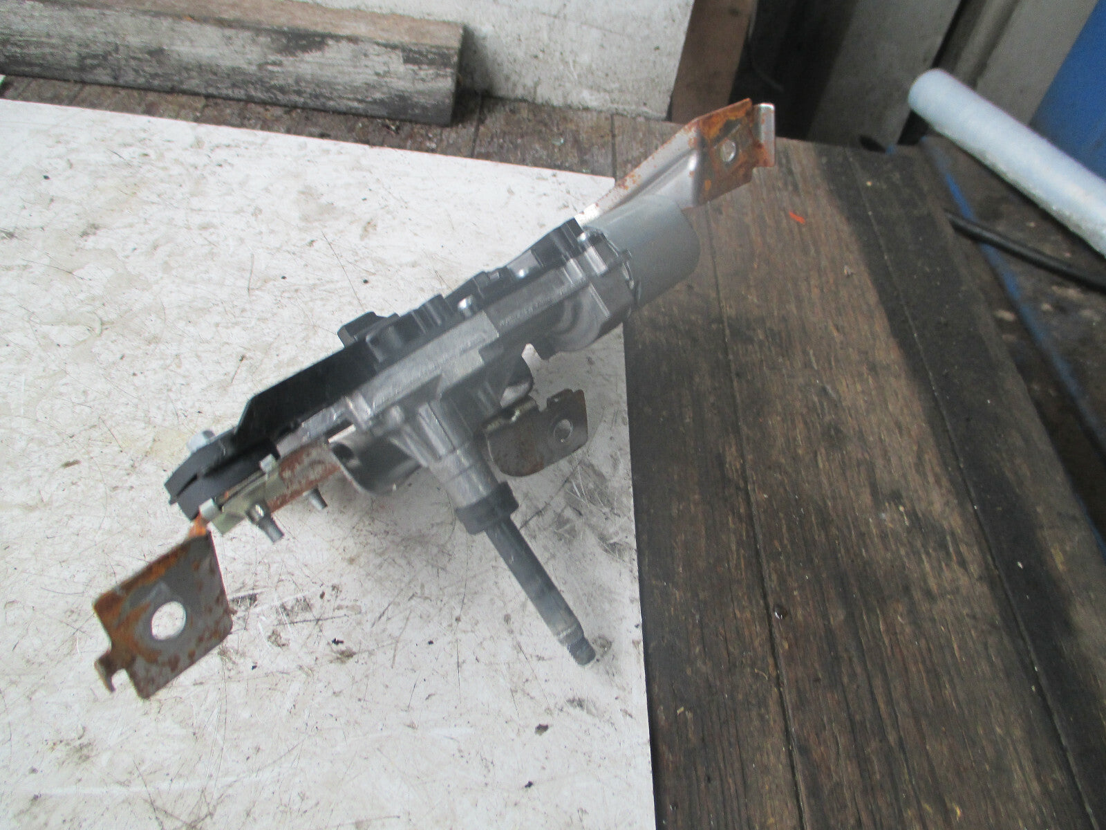 FORD FIESTA MK7 2014 REAR WINDSCREN WIPER MOTOR 8A61A17K441AE