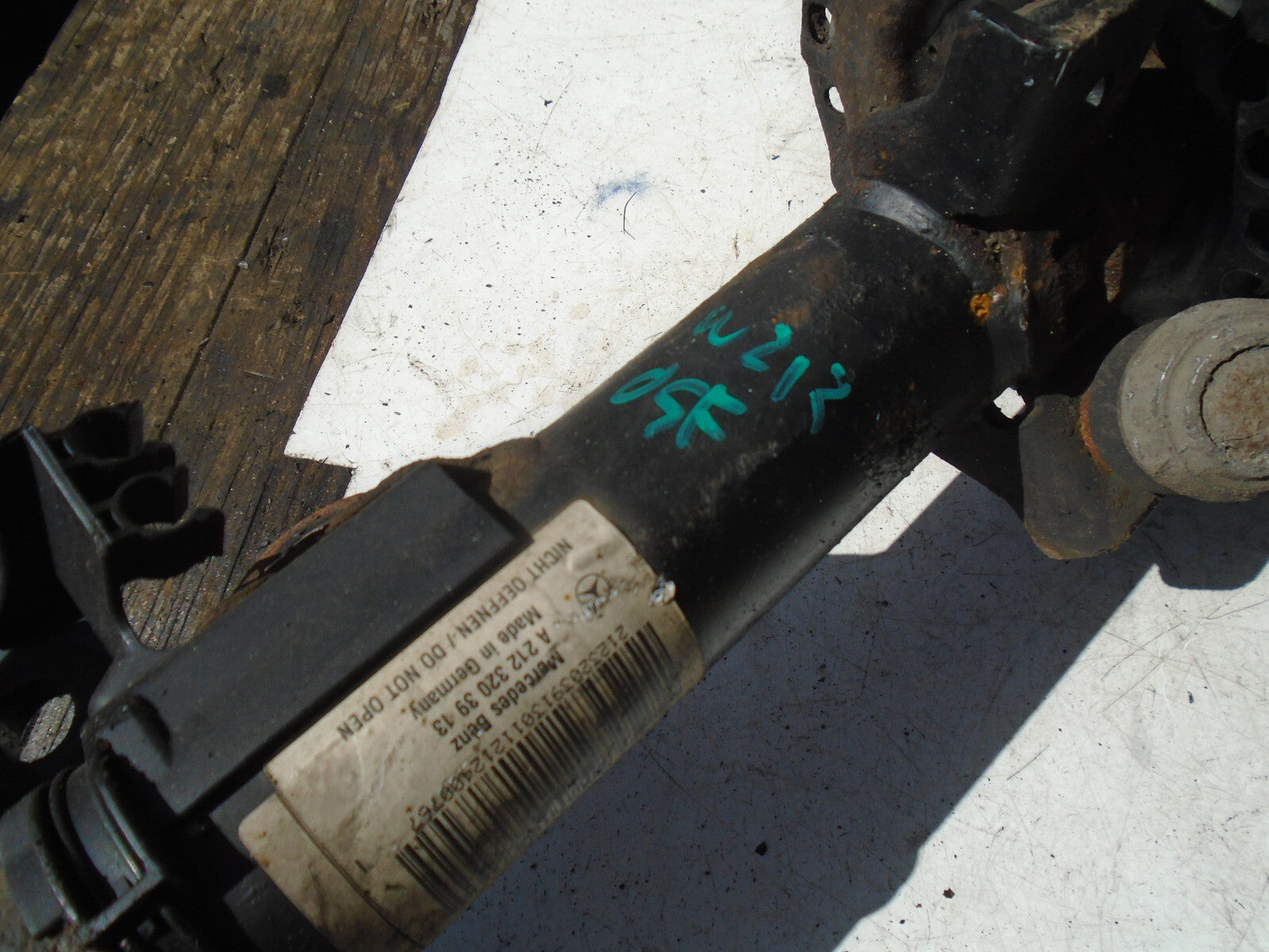 MERCEDES BENZ E CLASS W212 2012 OSF DRIVER SIDE FRONT SHOCK ABSORBER A2123203913
