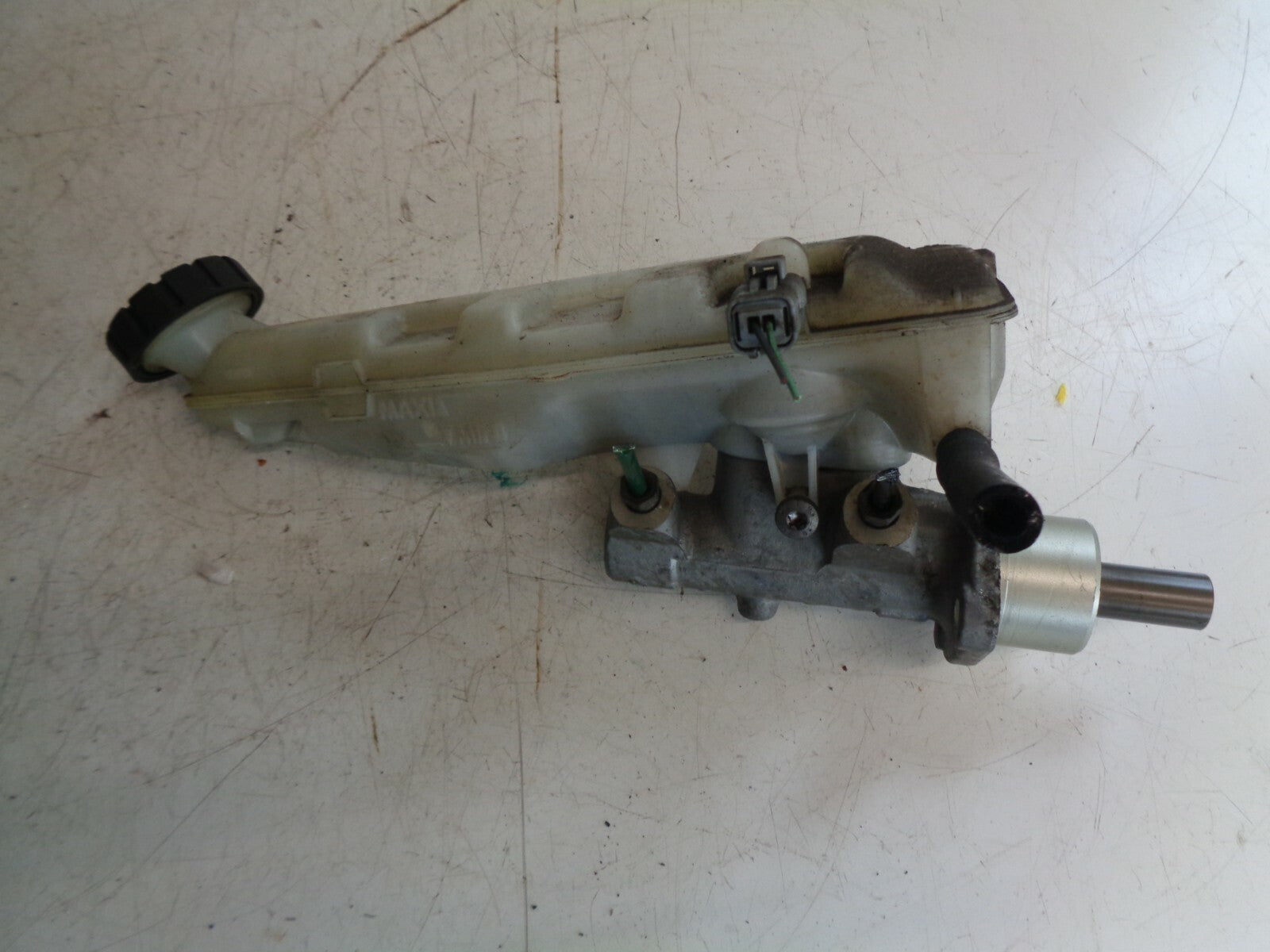 RENAULT CLIO MK3 2006 1.2 1.4 BRAKE MASTER CYLINDER RESERVOIR BOTTLE 8200129957