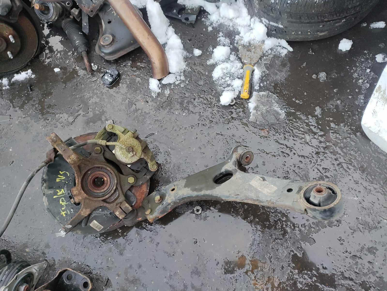 2015 HYUNDAI I40 1.7 DIESEL NSF PASSENGER SIDE FRONT LEG SHOCK, HUB & WISH BONE