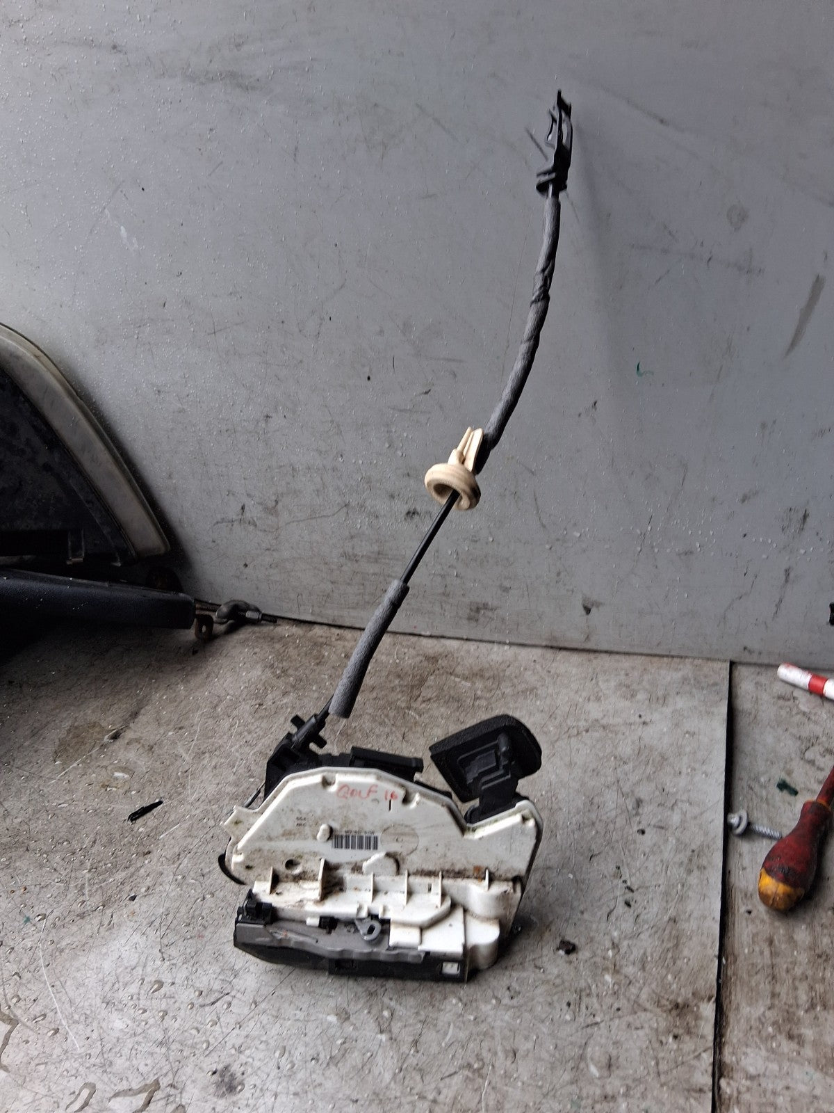2016 VOLKSWAGEN GOLF DOOR LOCK MECH 5K2837015D