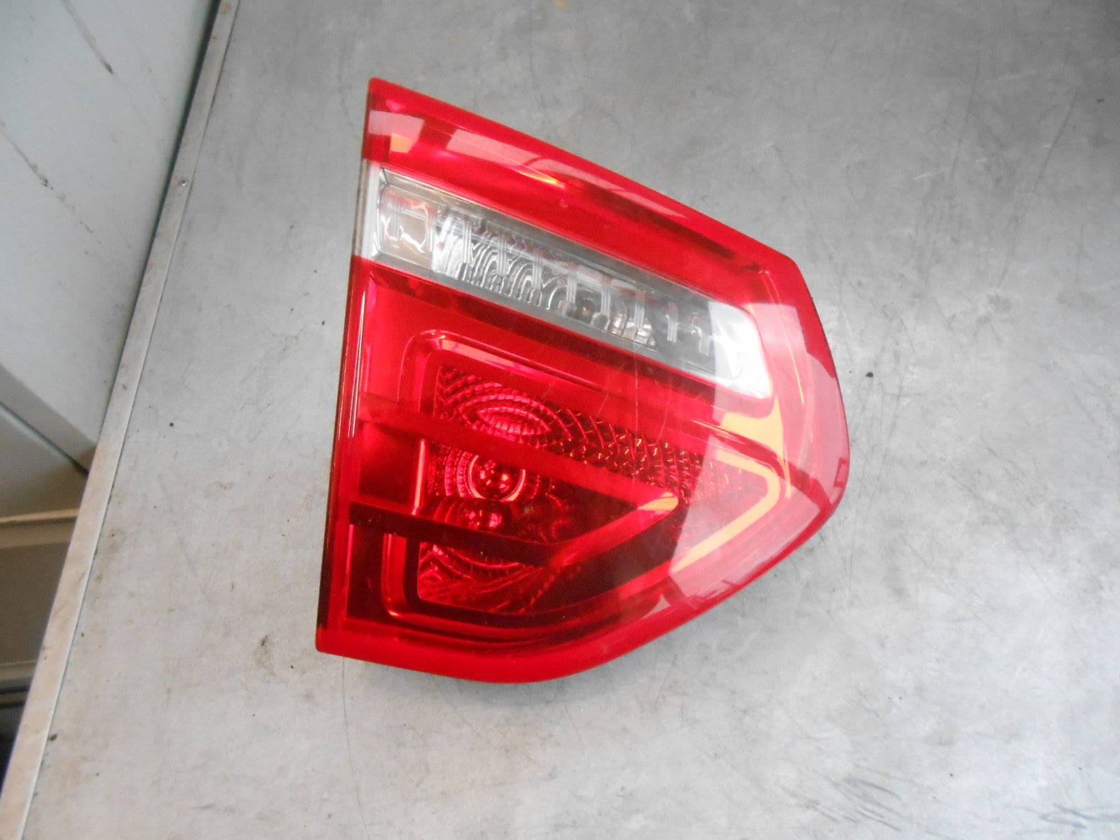 CITROEN C4 PICASSO MK1 2006 PRE FACELIFT NSR PASSENGER REAR INNER LIGHT