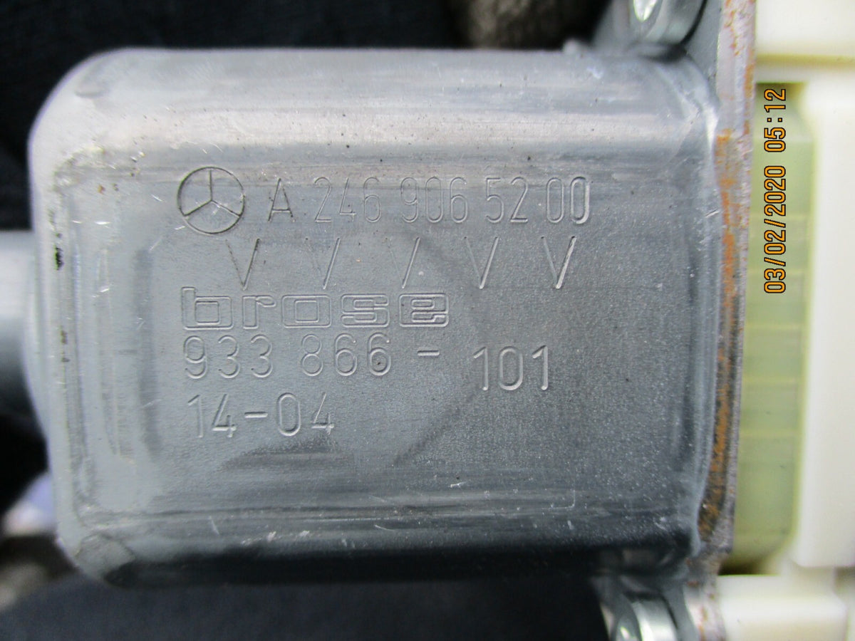 MERCEDES GLA X156 2014 OSF DRIVER SIDE FRONT WINDOW MOTOR 0130822691 A2469065200