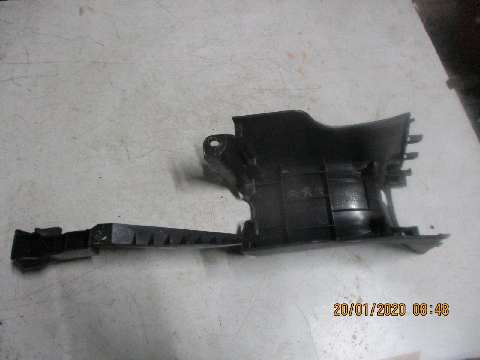TOYOTA AYGO 2019 CENTRE CONSOLE PLASTIC HAND BRAKE TRIM SURROUND 58910-0H010