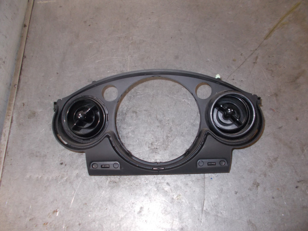 MINI COOPER ONE R50 2004 SPEEDOMETER TRIM & AIR VENTS 0769337