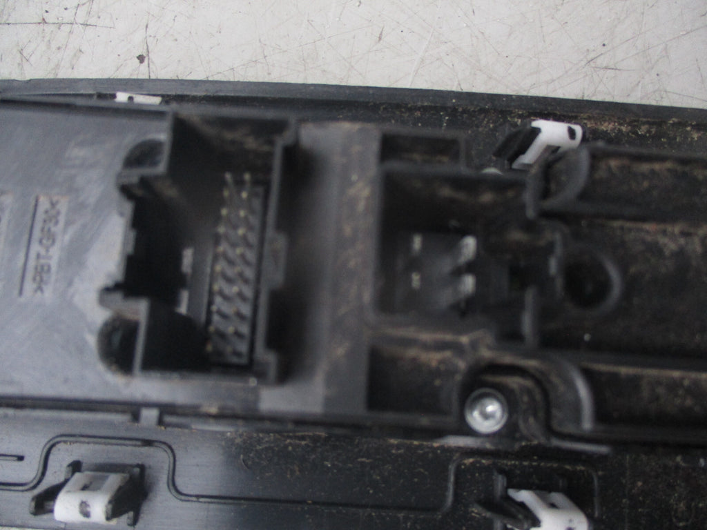 FORD ECOSPORT 2018 OSF DRIVER SIDE FRONT WINDOW SWITCH GN1514A132SA