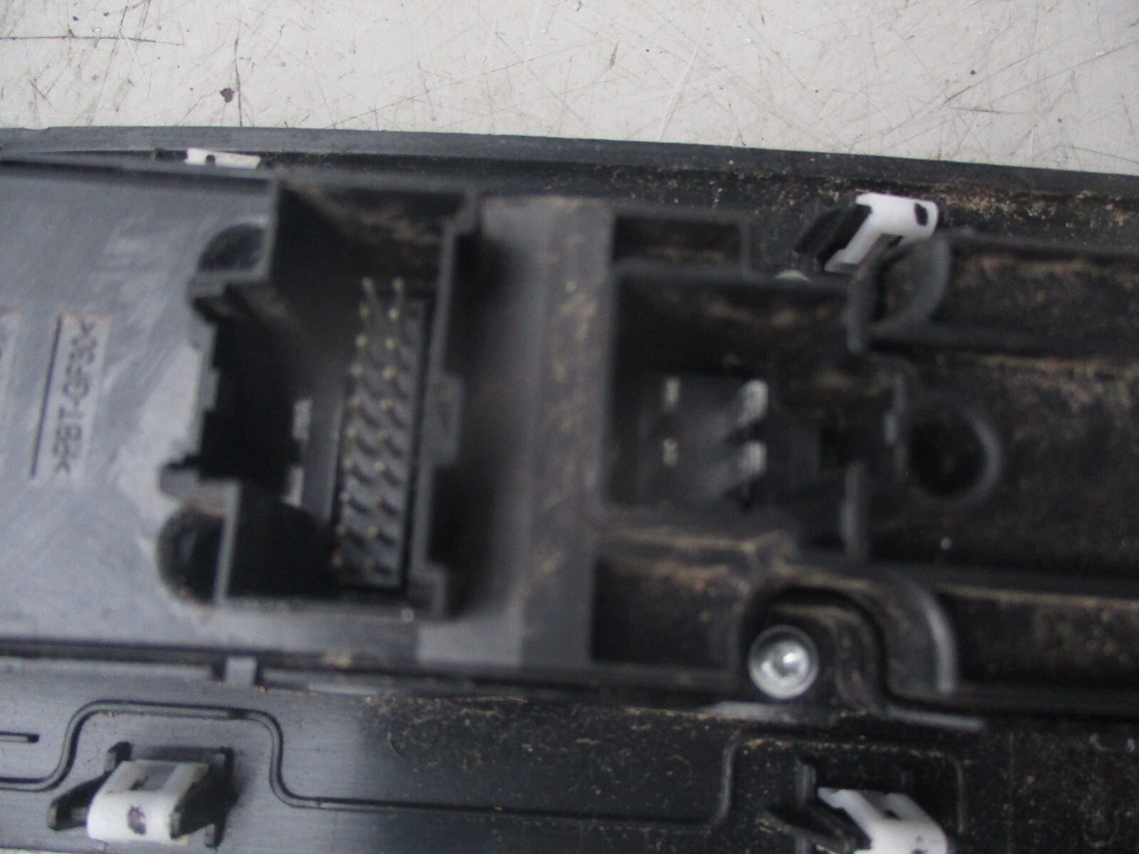 FORD ECOSPORT 2018 OSF DRIVER SIDE FRONT WINDOW SWITCH GN1514A132SA