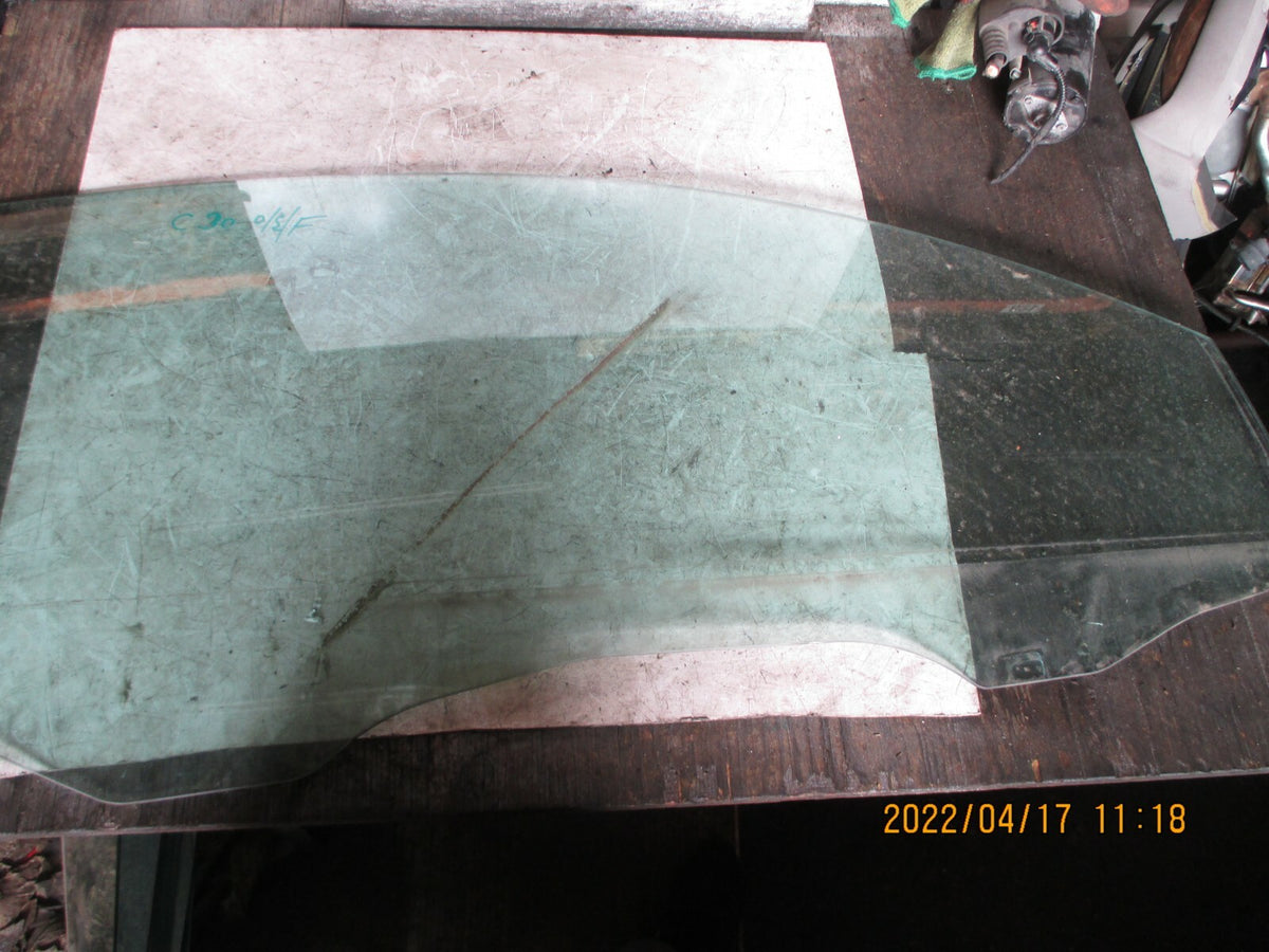 VOLVO C30 2008 OSF FRONT DRIVER SIDE WINDOW GLASS