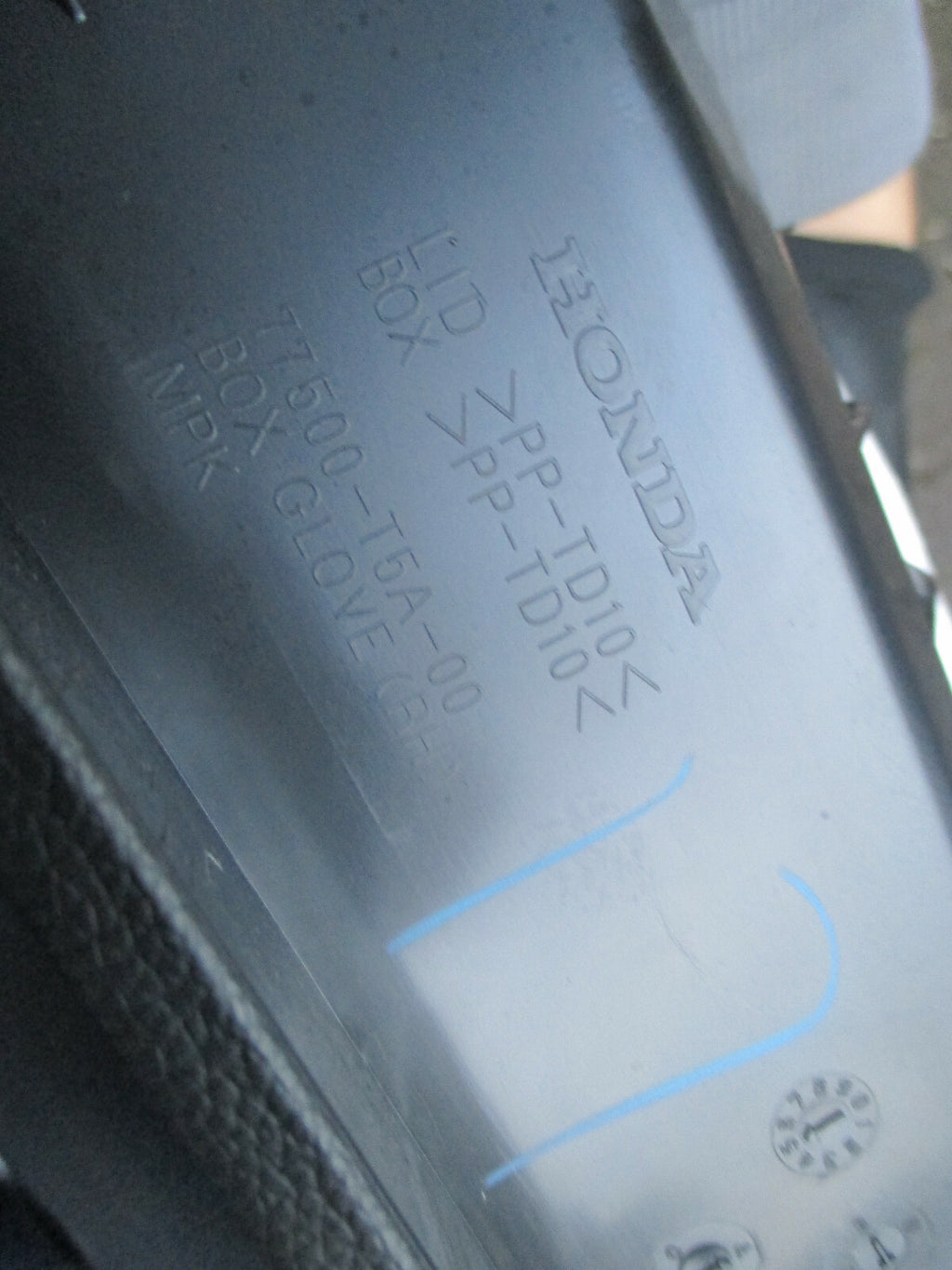 HONDA JAZZ MK4 2019 NS PASSENGER SIDE STORAGE COMPARTMENT GLOVEBOX 77500T5A00