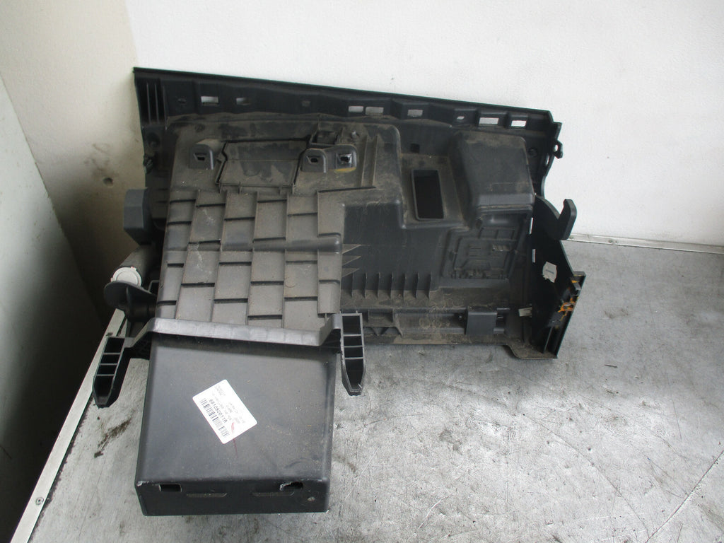 RENAULT MEGANE MK3 NS PASSENGER SIDE GLOVE BOX 681080011R