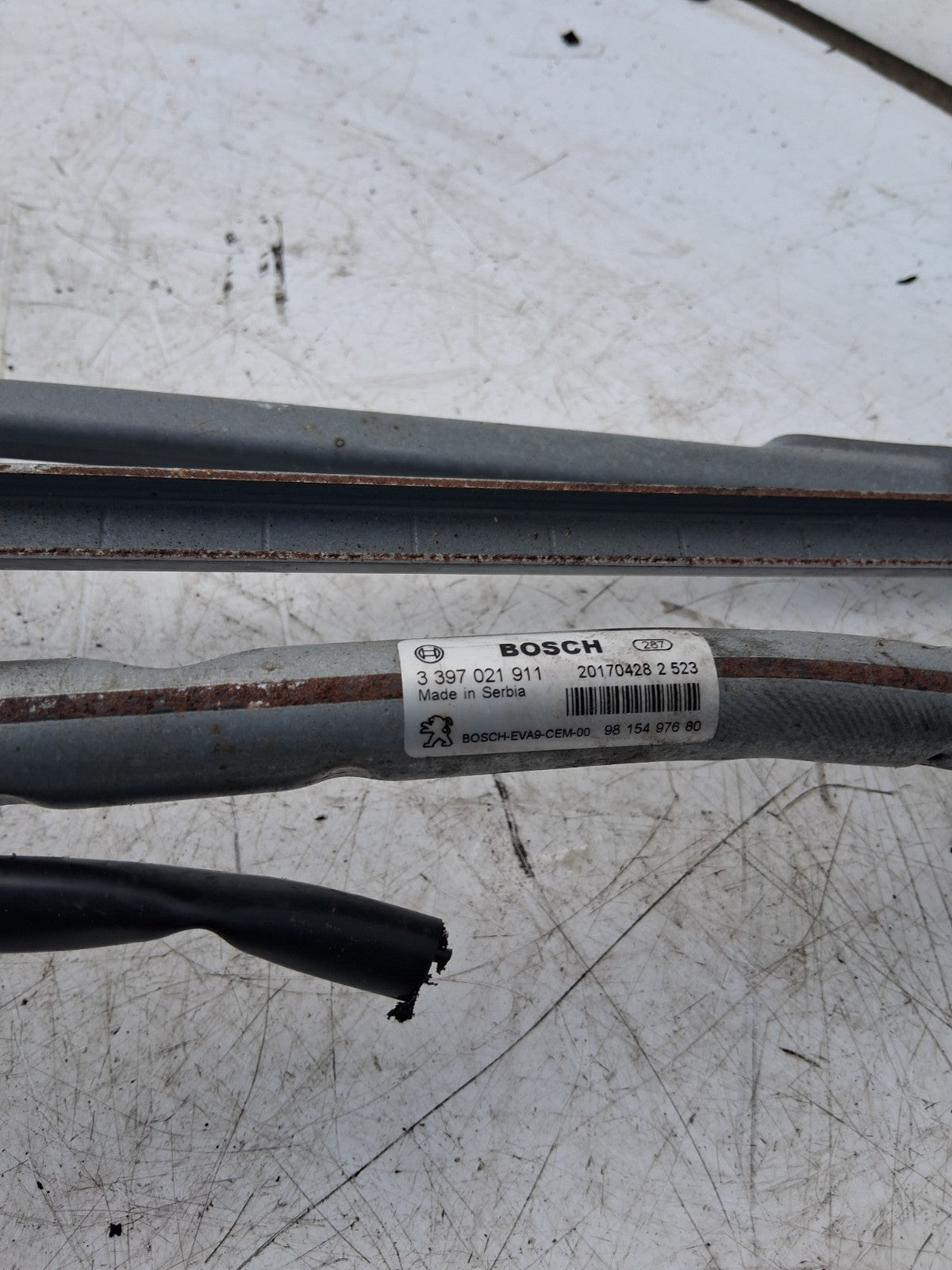 2013 PEUGEOT 208 FRONT WINDSCREEN WIPER MOTOR AND LINKAGE 0390241578