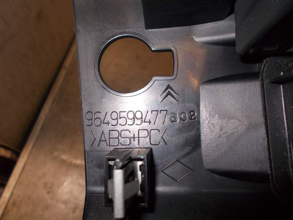 CITROEN C4 2006 MK1 DIGITAL DISPLAY & CENTRE AIR VENTS 9649599477