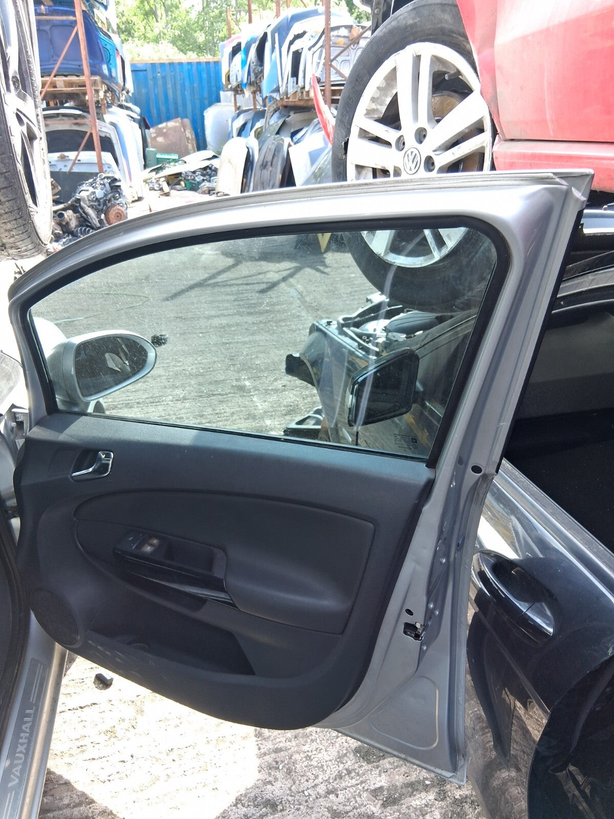2009 VAUXHALL CORSA D OSF DRIVER SIDE FRONT COMPLETE DOOR STAR SILVER III Z157