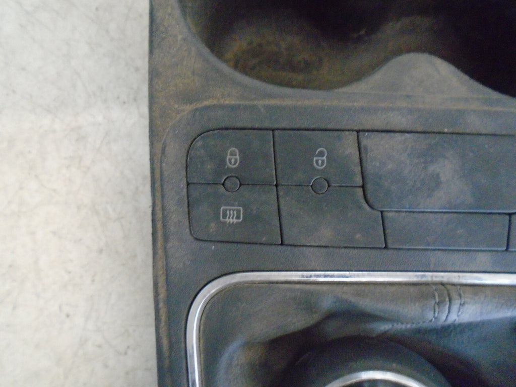 SEAT IBIZA 2015 MK4 6J 5DR CENTRE CONSOLE WITH GEAR KNOB GAITER LEATHER