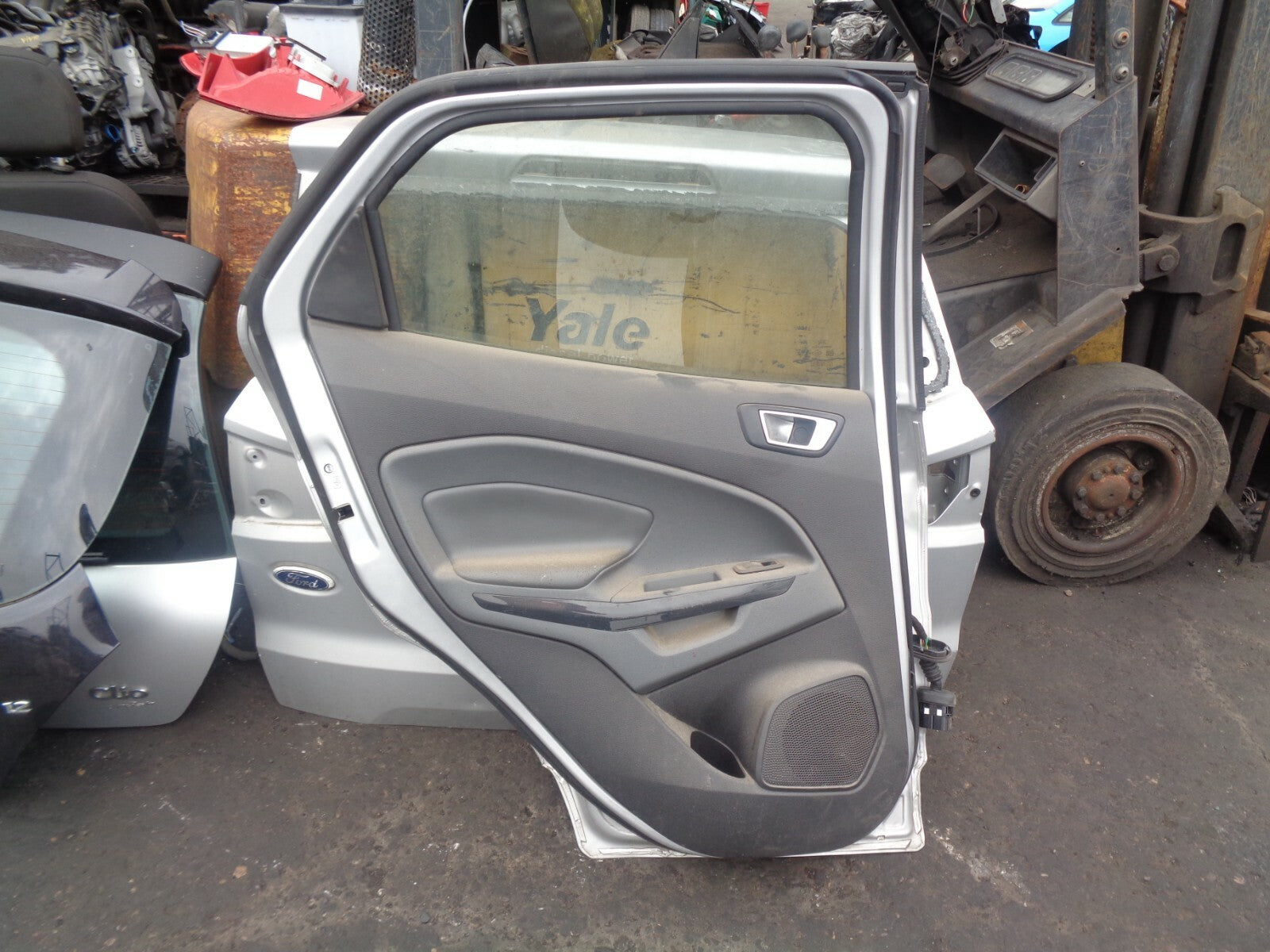 FORD ECOSPORT MK1 2018 NSR PASSENGER SIDE ELECTRIC REAR COMPLETE DOOR DAMAGED