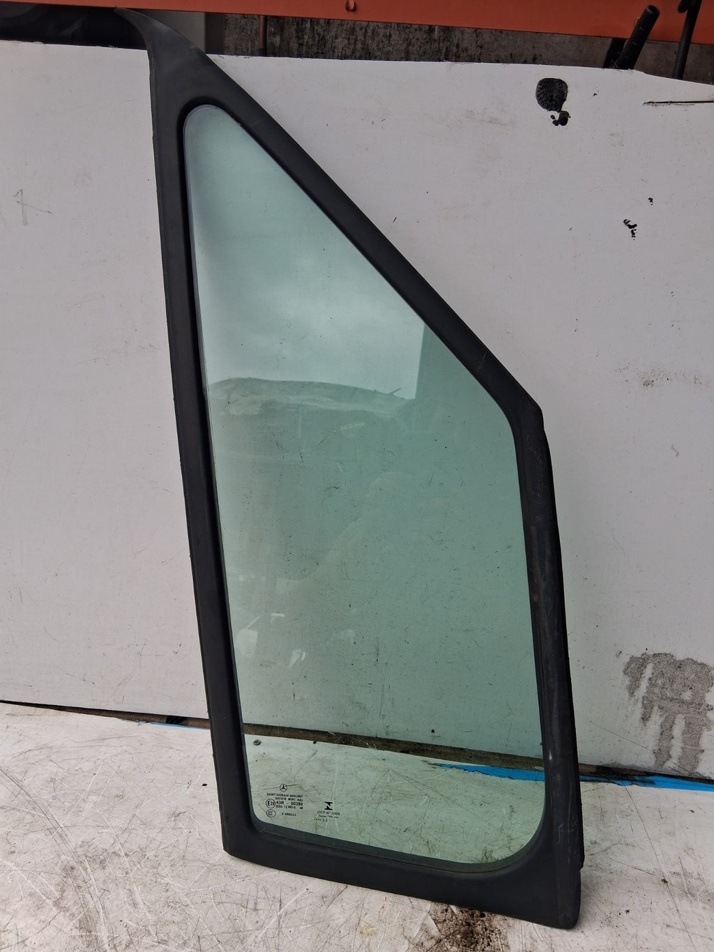2020 MERCEDES BENZ SPRINTER W907 OSF DRIVER SIDE FRONT RIGHT QUARTER GLASS