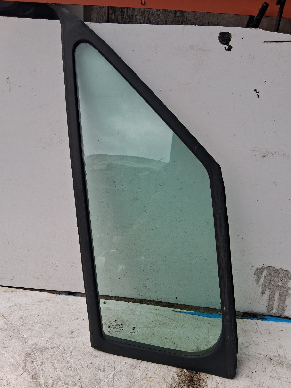2020 MERCEDES BENZ SPRINTER W907 OSF DRIVER SIDE FRONT RIGHT QUARTER GLASS