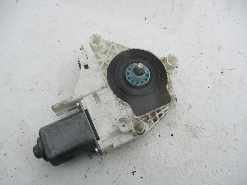 AUDI A4 B7 2008 NSR PASSENGER SIDE REAR WINDOW REGULATOR MOTOR 8K0 959 811 A