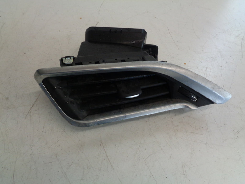 PEUGEOT 208 2016 NS PASSENGER SIDE DASHBOARD FRONT AIR VENT GRILL 9633131777