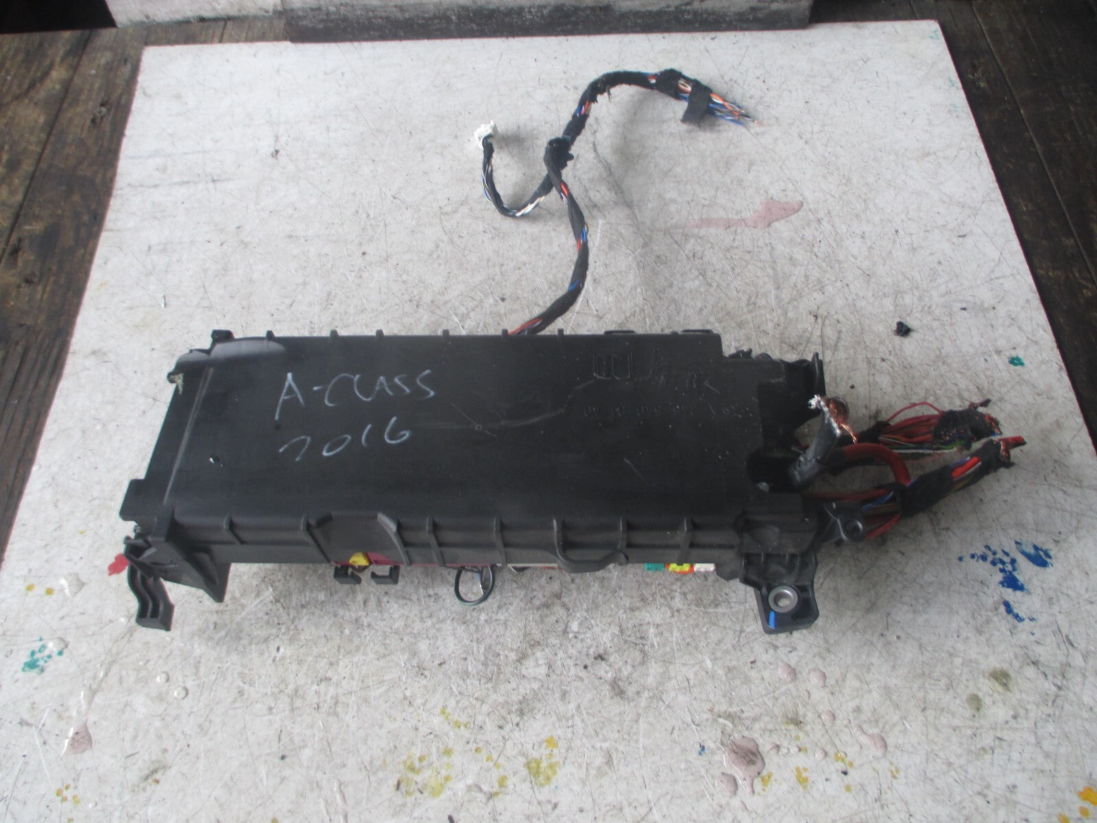 MERCEDES A CLASS W176 2016 FUSE RELAY BOX A2465400140