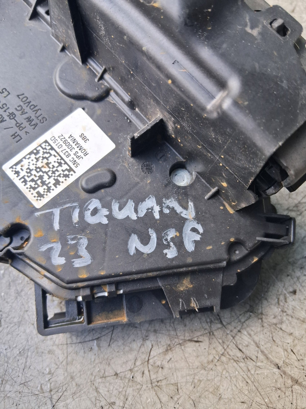 2023 VW VOLKSWAGEN TIGUAN NSF PASSENGER SIDE FRONT DOOR LOCK MECHANISM