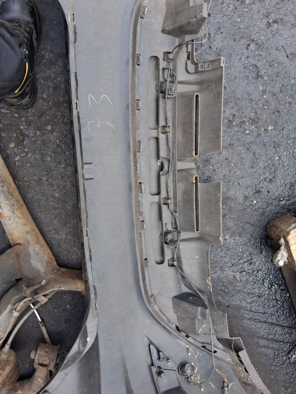 2014 FORD FIESTA MK7 COMPLETE REAR BUMPER WITH PDC SENSORS BLACK