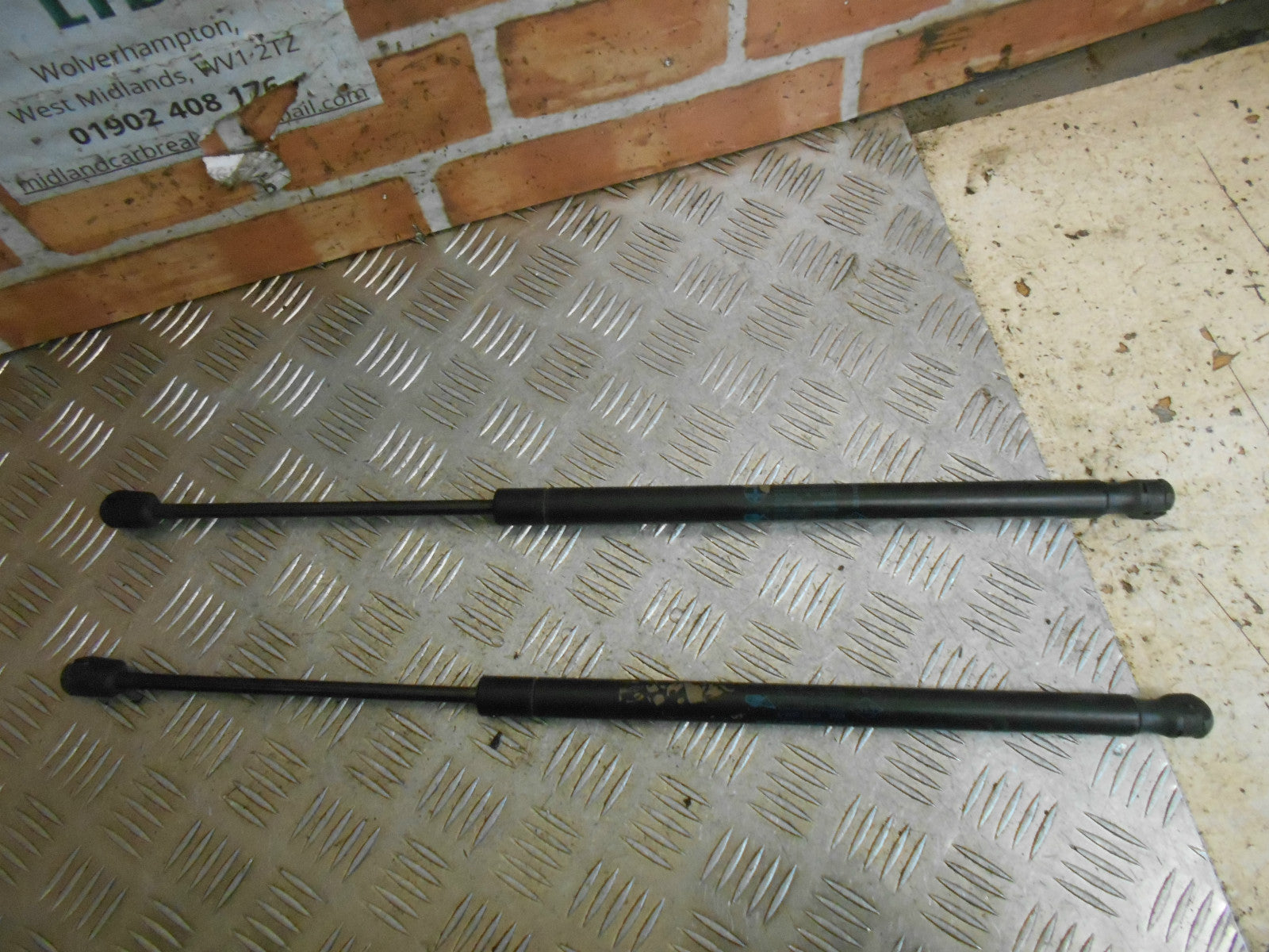 RENAULT SCENIC MK2 2006 BOOTLID BOOT TAILGATE STRUTS DAMPERS 8200377780