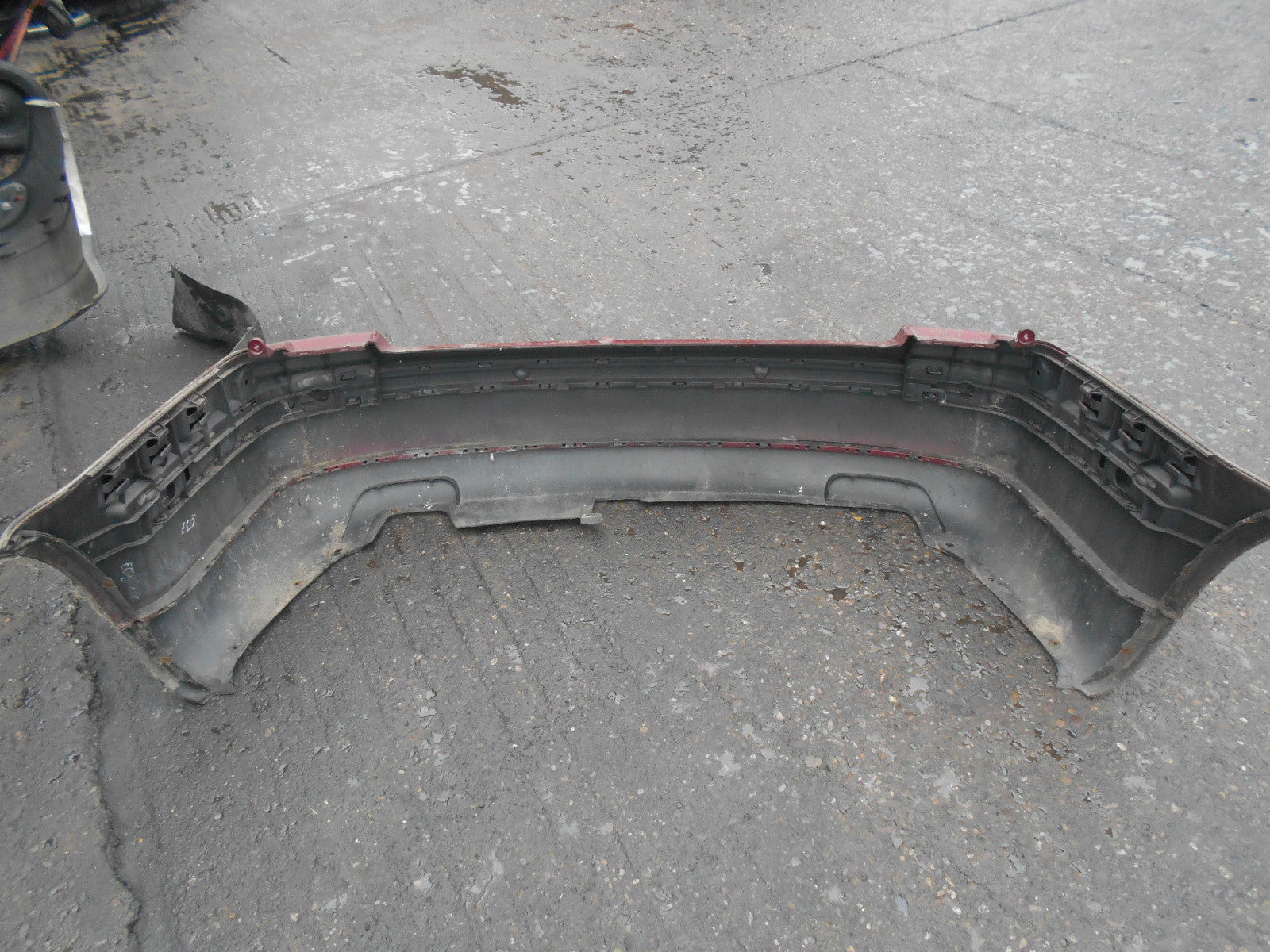 VOLKSWAGEN VW PASSAT SALOON 3B B5 2001 REAR PLASTIC BUMPER BURGUNDY RED