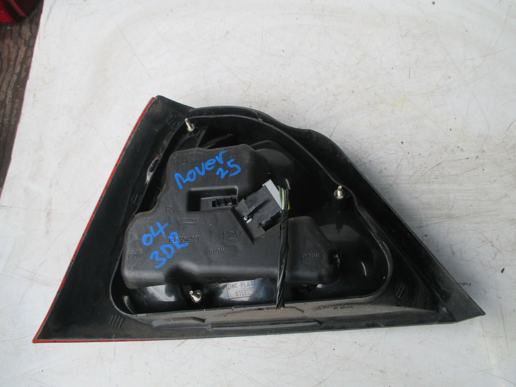 ROVER 25 2004 3 DOOR OSR DRIVER SIDE REAR BRAKE TAIL LIGHT CLUSTER UNIT