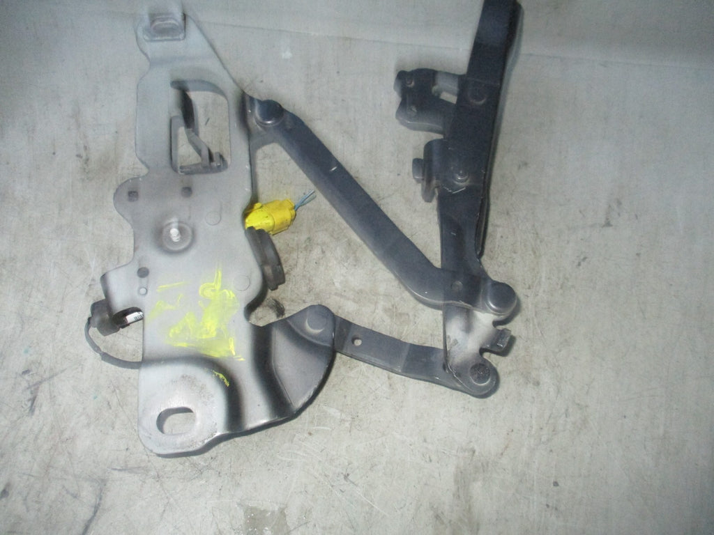 BMW 5 SERIES 2011 F10 LEFT PASSENGER SIDE BONNET HINGE 7249887