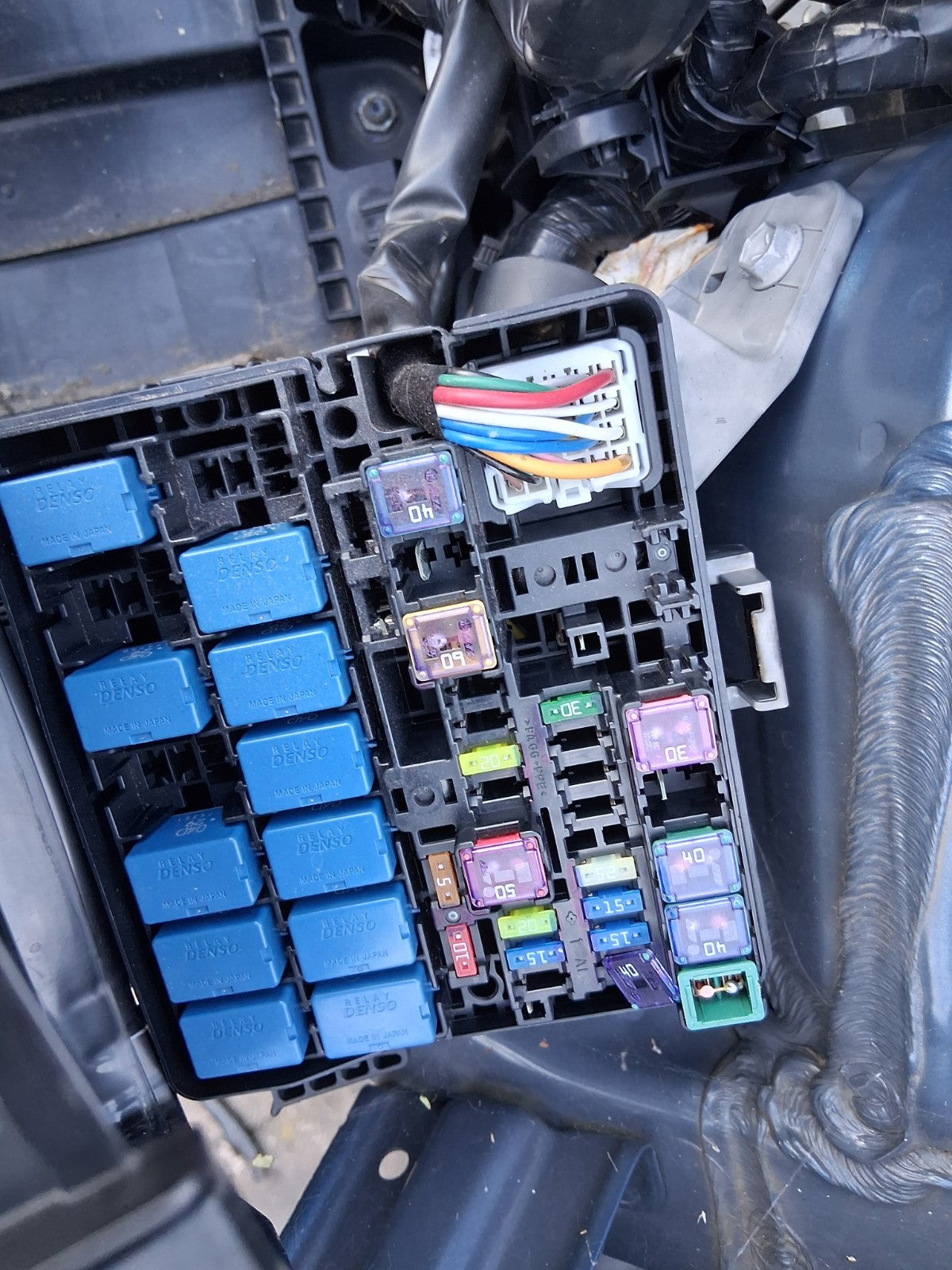 2021 SUZUKI SWIFT A2L MK4 1.2 HYBRID ELECTRIC FUSE BOX RELAY BOX