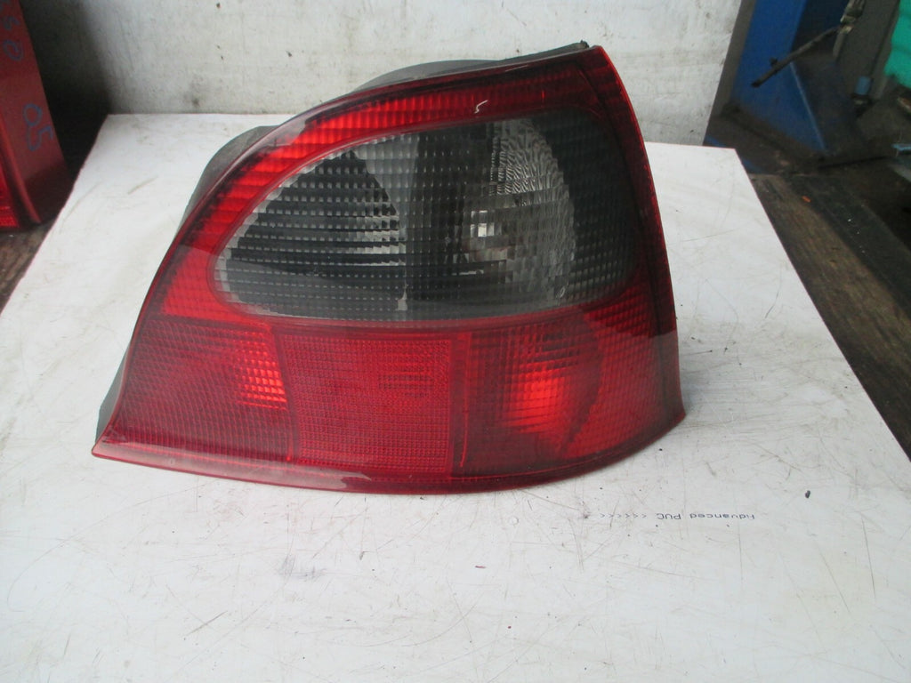 ROVER 25 2004 3 DOOR OSR DRIVER SIDE REAR BRAKE TAIL LIGHT CLUSTER UNIT